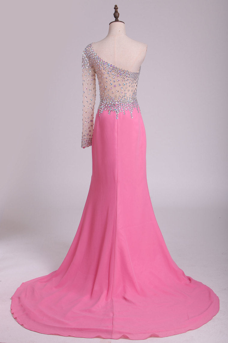 2022 One Sleeve Prom Dresses Mermaid Chiffon With Slit And Rhinestones